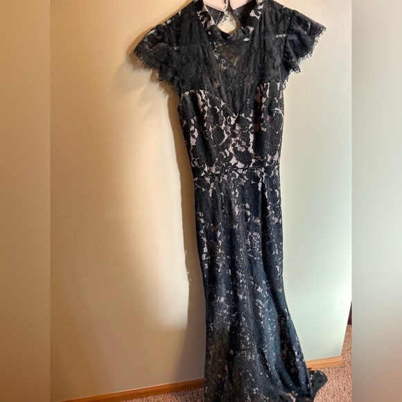 Black Formal Gown - Picture 1 of 3